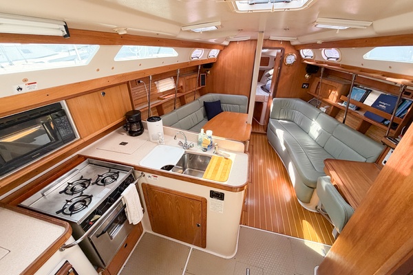 PERFECT PITCH 38ft Catalina Yacht For Sale