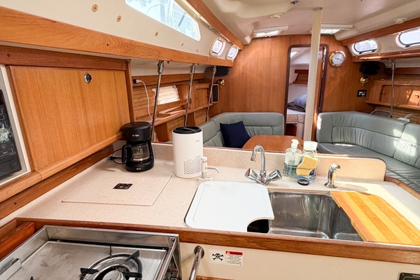 PERFECT PITCH 38ft Catalina Yacht For Sale