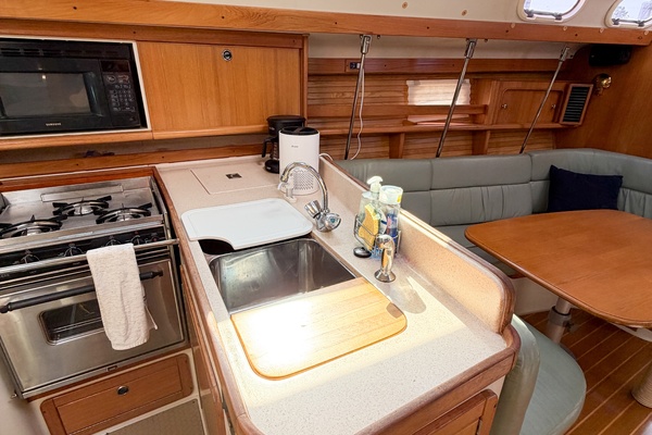 PERFECT PITCH 38ft Catalina Yacht For Sale