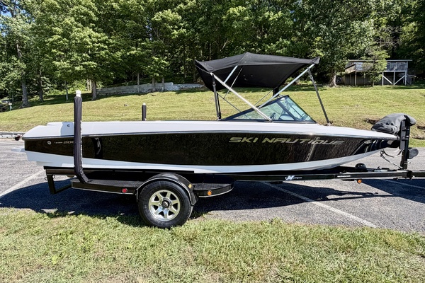 20ft Correct Craft Yacht For Sale