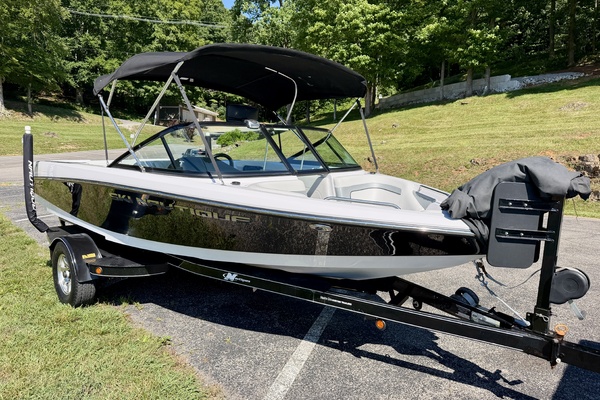20ft Correct Craft Yacht For Sale