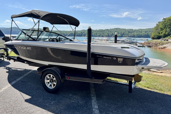 20ft Correct Craft Yacht For Sale