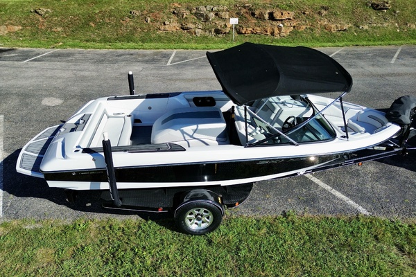 20ft Correct Craft Yacht For Sale