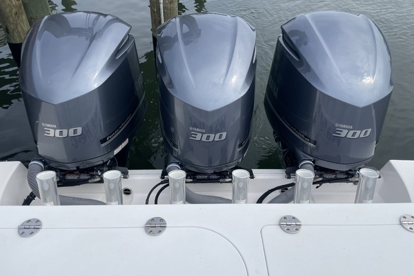 2015 Everglades 35