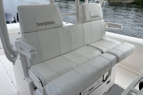 35ft Everglades Yacht For Sale