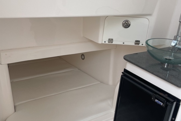 Everglades 355CCX Yacht For Sale
