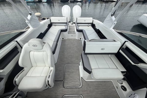 2023 Cobalt 28