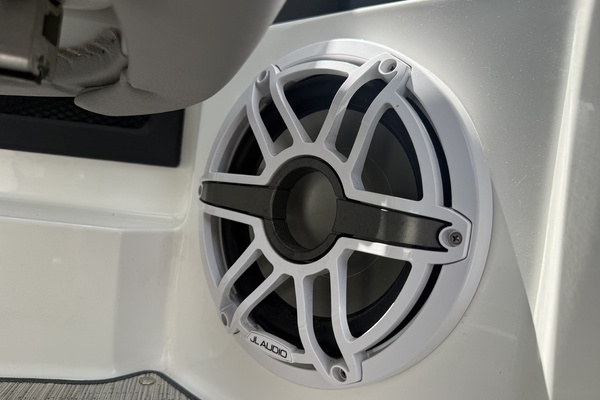 2023 Cobalt 28