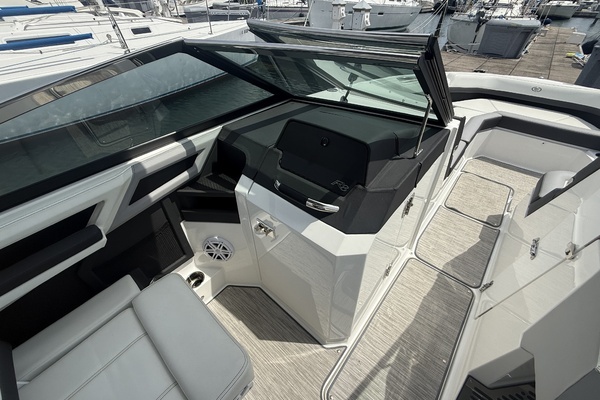 2023 Cobalt 28