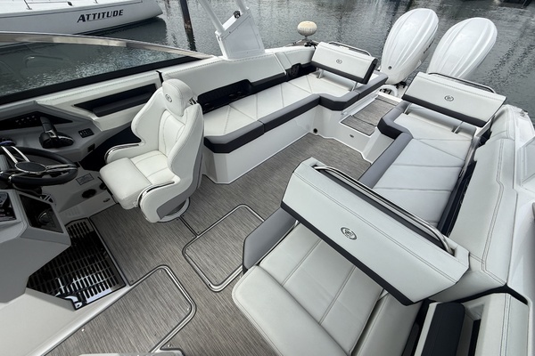 2023 Cobalt 28