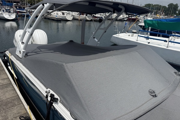 2023 Cobalt 28