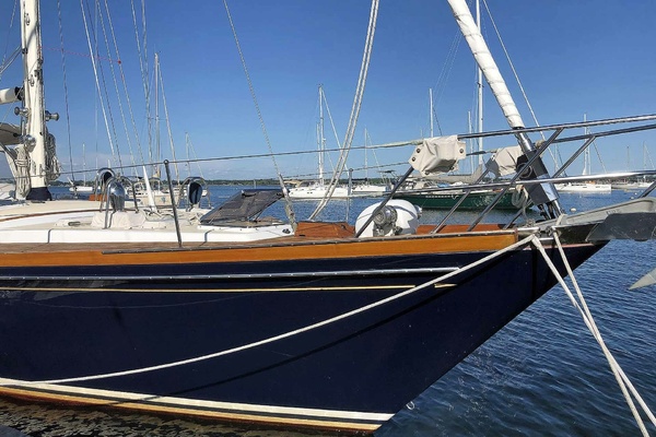 L EQUIPE 53ft Little Harbor Yacht For Sale