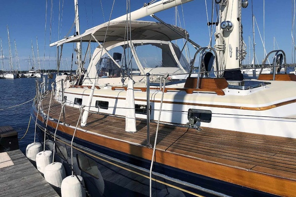 L EQUIPE 53ft Little Harbor Yacht For Sale