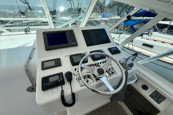 2007 Cabo 35