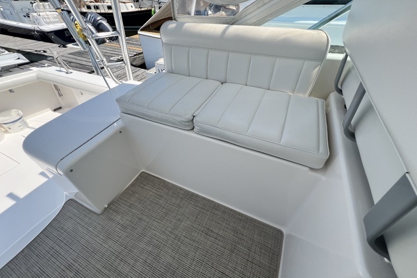 2007 Cabo 35