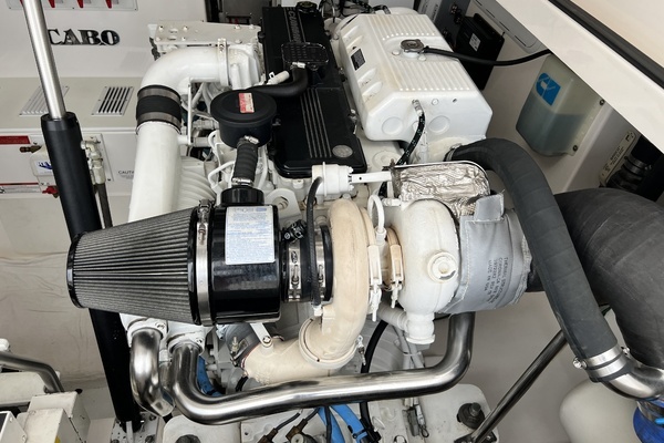 2007 Cabo 35