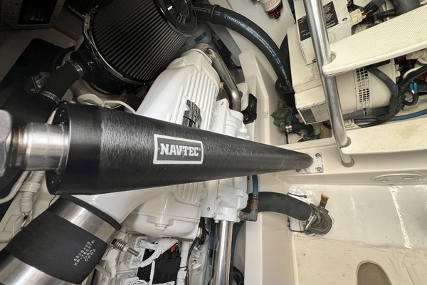 2007 Cabo 35