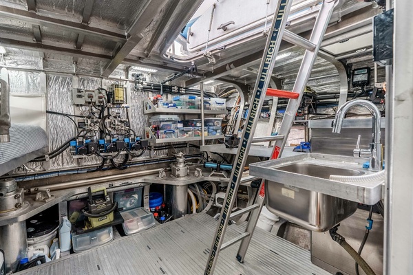 UGLY BETTY  86ft Circa Marine Yacht For Sale