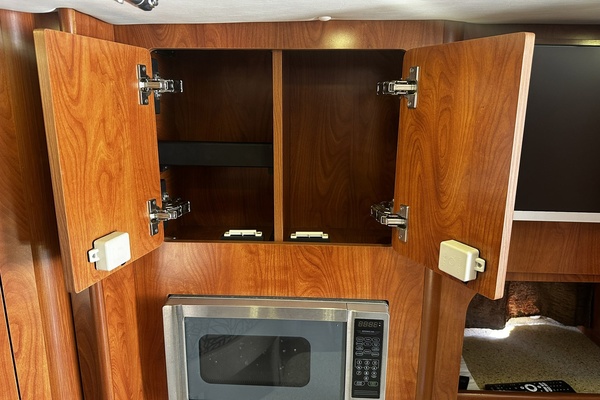 NATALY 31ft Rinker Yacht For Sale