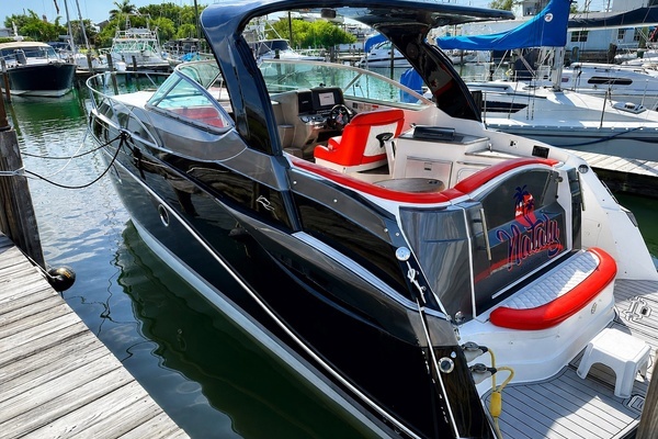 Photo of the 2012 Rinker 310 Express Cruiser "NATALY"
