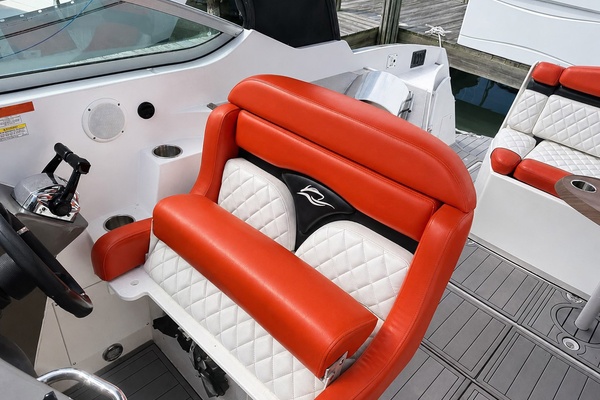 NATALY 31ft Rinker Yacht For Sale