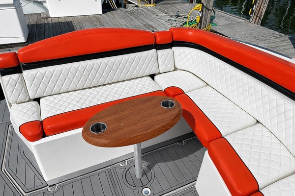 NATALY 31ft Rinker Yacht For Sale