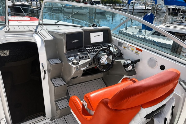 NATALY 31ft Rinker Yacht For Sale