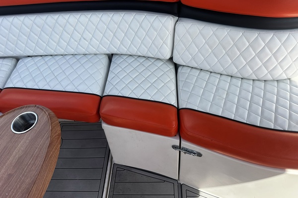NATALY 31ft Rinker Yacht For Sale