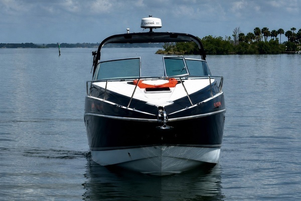 Photo of the 2012 Rinker 310 Express Cruiser "NATALY"