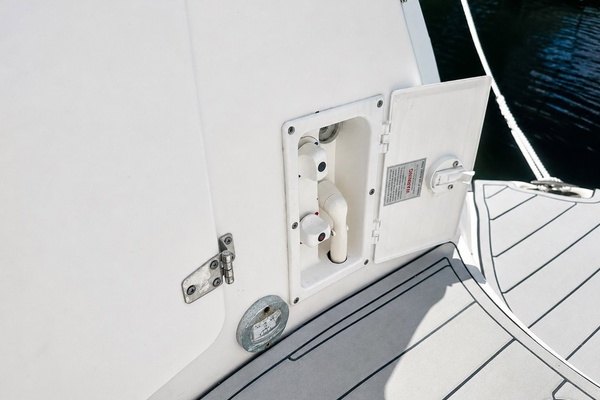 NATALY 31ft Rinker Yacht For Sale