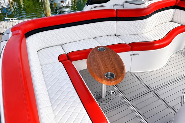 NATALY 31ft Rinker Yacht For Sale