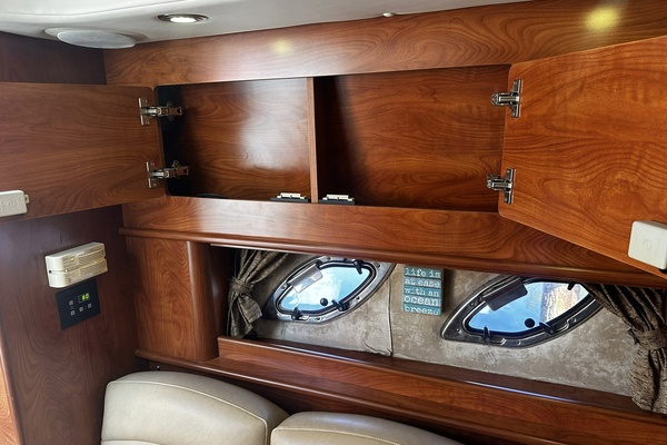 NATALY 31ft Rinker Yacht For Sale