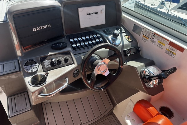 NATALY 31ft Rinker Yacht For Sale