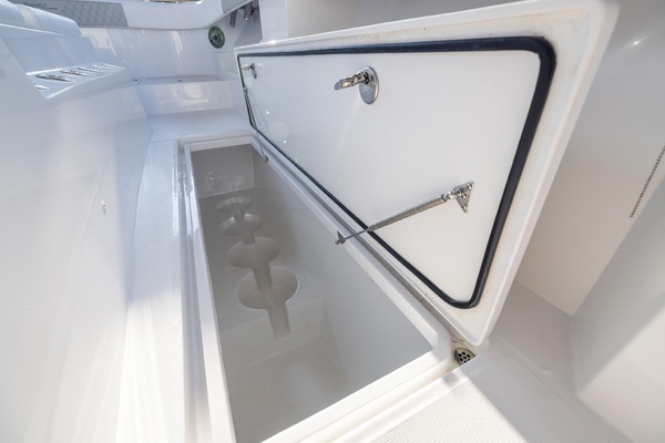 Front Runner 37 Catamaran Yacht For Sale