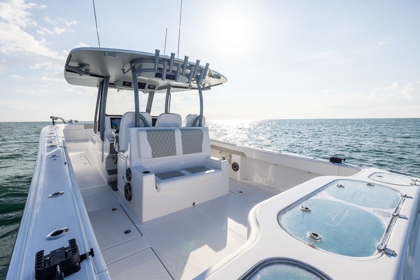 Front Runner 37 Catamaran Yacht For Sale