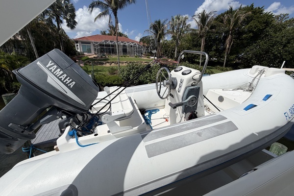 Navigator 5300 Yacht For Sale