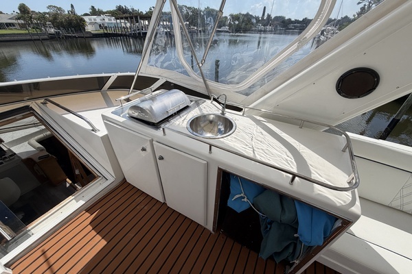 Navigator 5300 Yacht For Sale