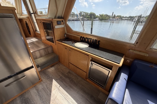 Navigator 5300 Yacht For Sale