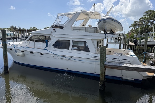 Navigator 5300 Yacht For Sale