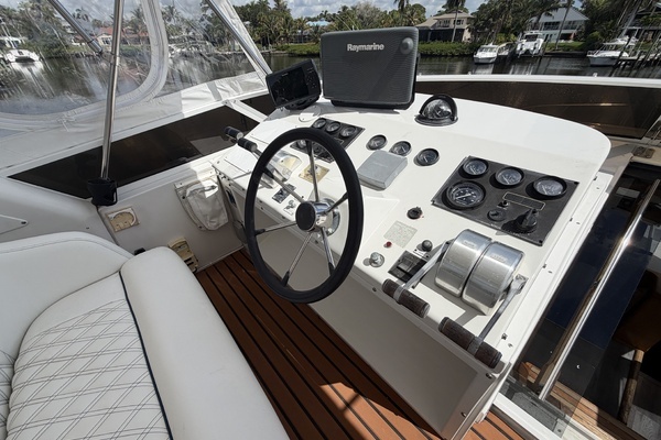Navigator 5300 Yacht For Sale
