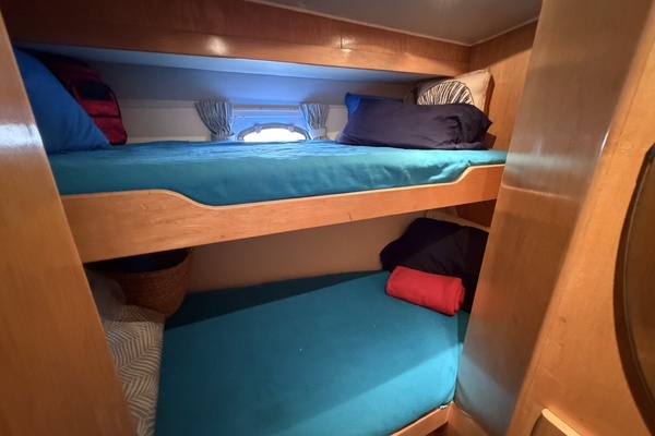 Navigator 5300 Yacht For Sale