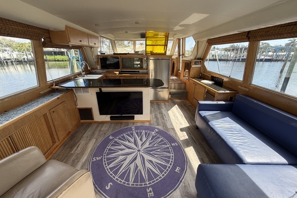Navigator 5300 Yacht For Sale