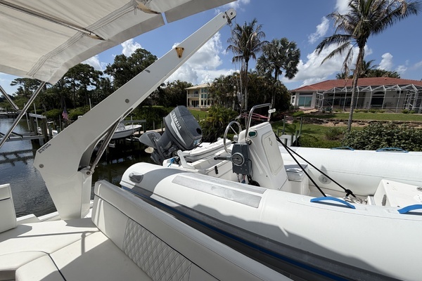 Navigator 5300 Yacht For Sale