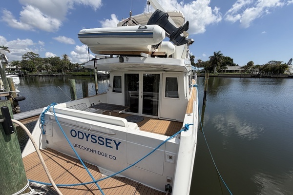 Navigator 5300 Yacht For Sale