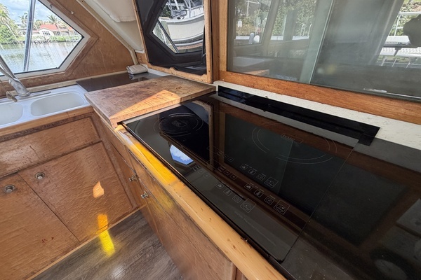 Navigator 5300 Yacht For Sale