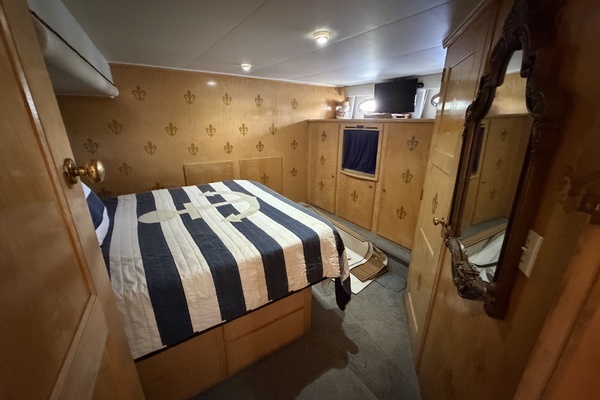 Navigator 5300 Yacht For Sale