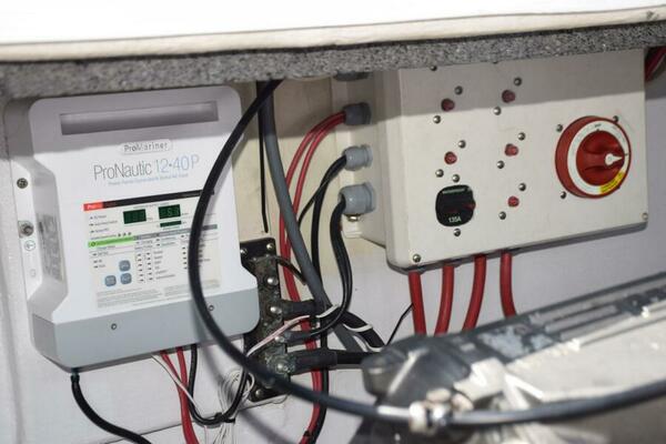 Outboard Port Motor, Smart Charger, Shut Off Switch, Circuit Breakers