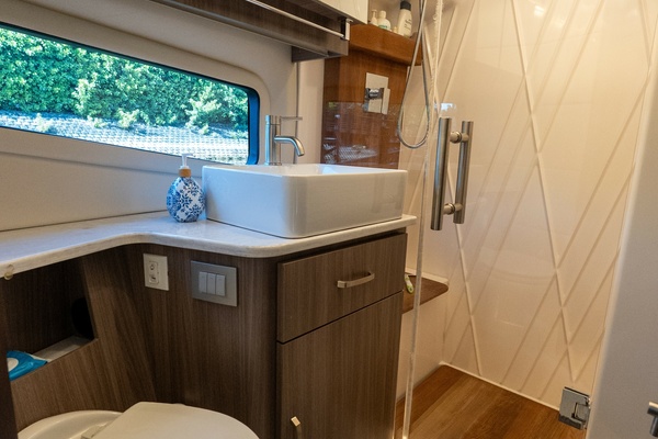 42ft Regal Yacht For Sale