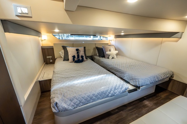 42ft Regal Yacht For Sale