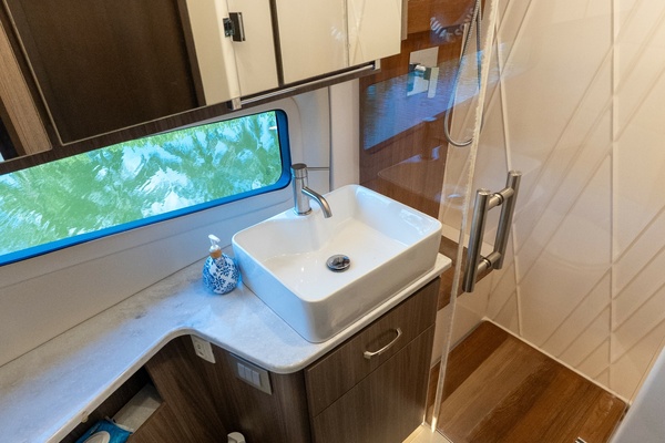 42ft Regal Yacht For Sale